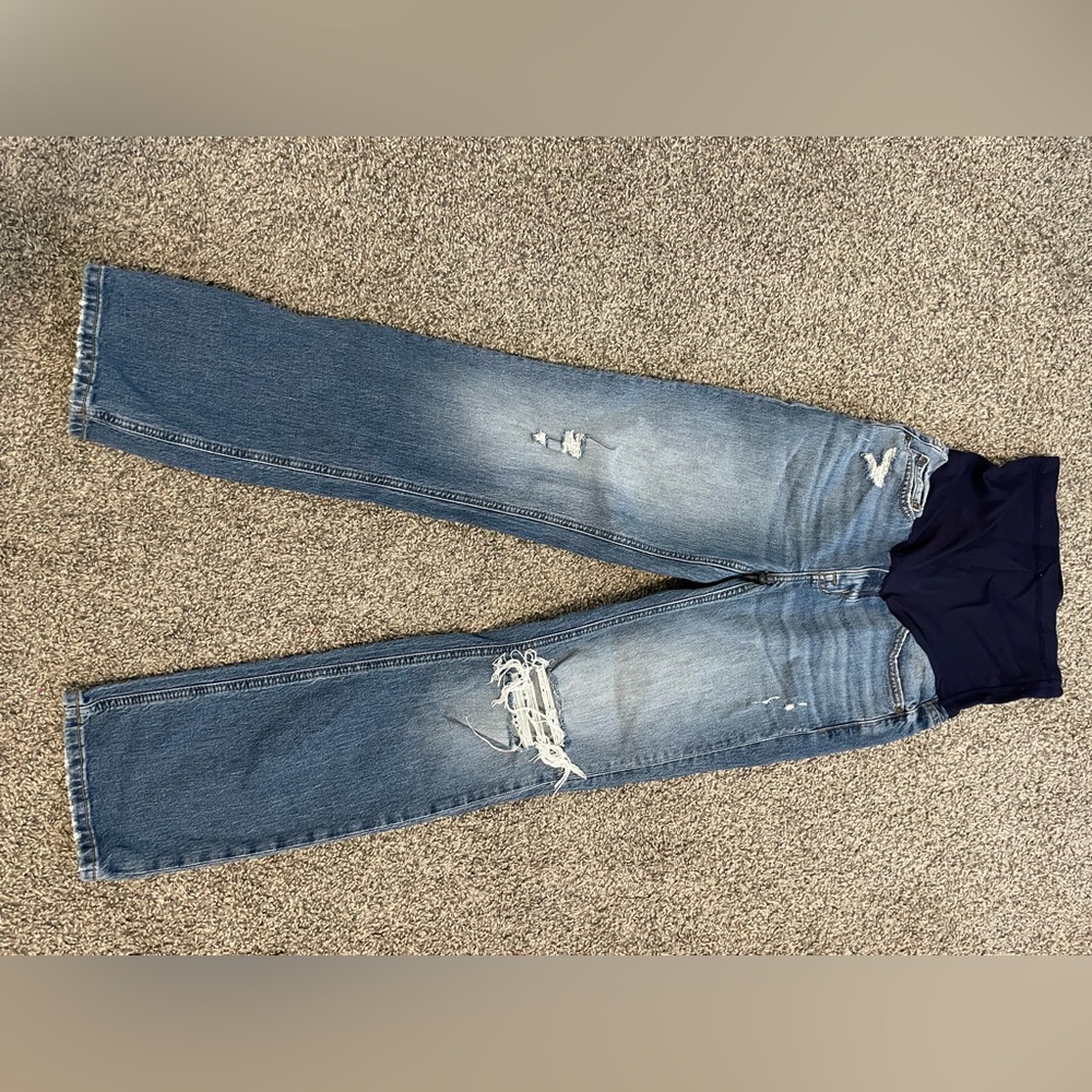 Maternity jeans, size 25, only worn for 2 months.